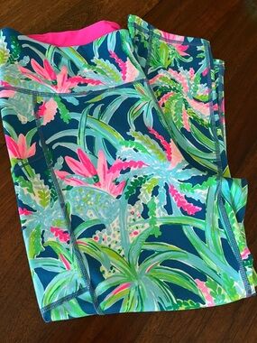 Lilly Pulitzer Luxletic Cropped Leggings with Pink & Green Accents